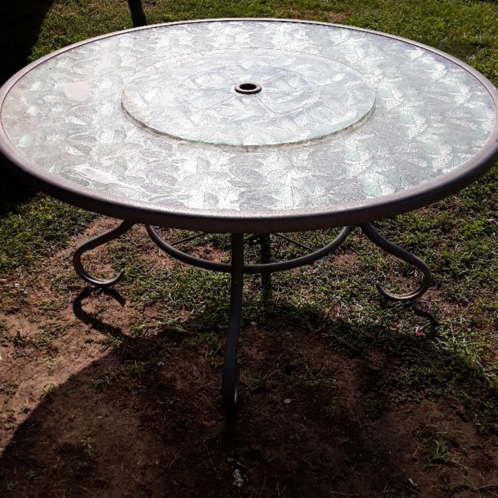 Lawn table